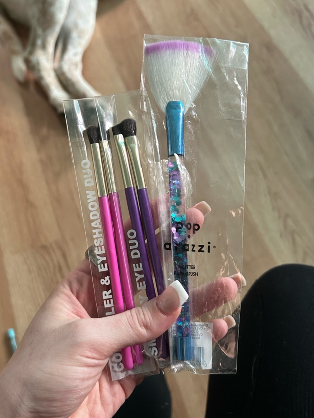 Purple & White Glitter Fan Brush and Pink/Purple Eye Duo Set